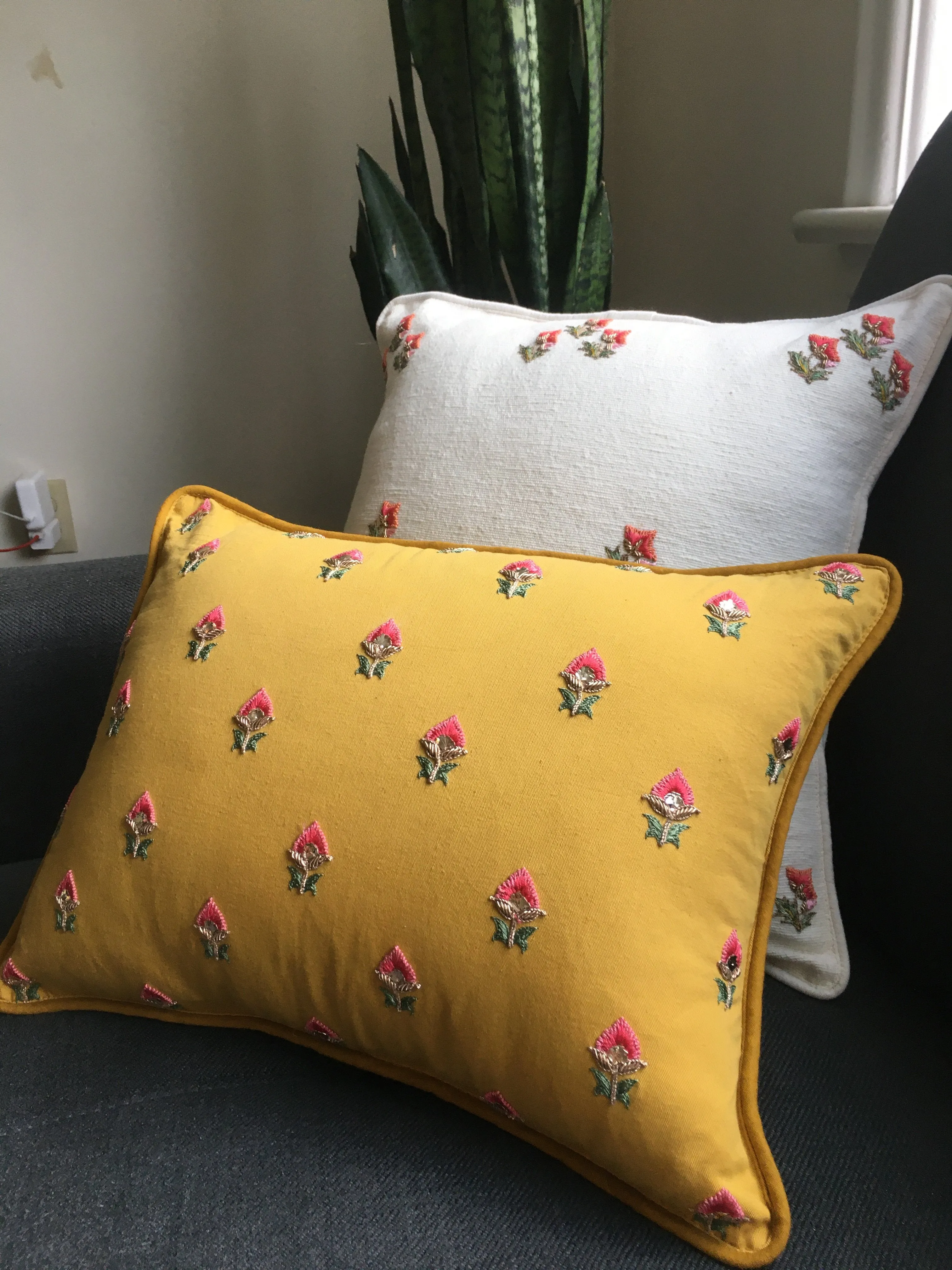 Aarti Sethia Studio  I   chitra-cushion-cover-cotton