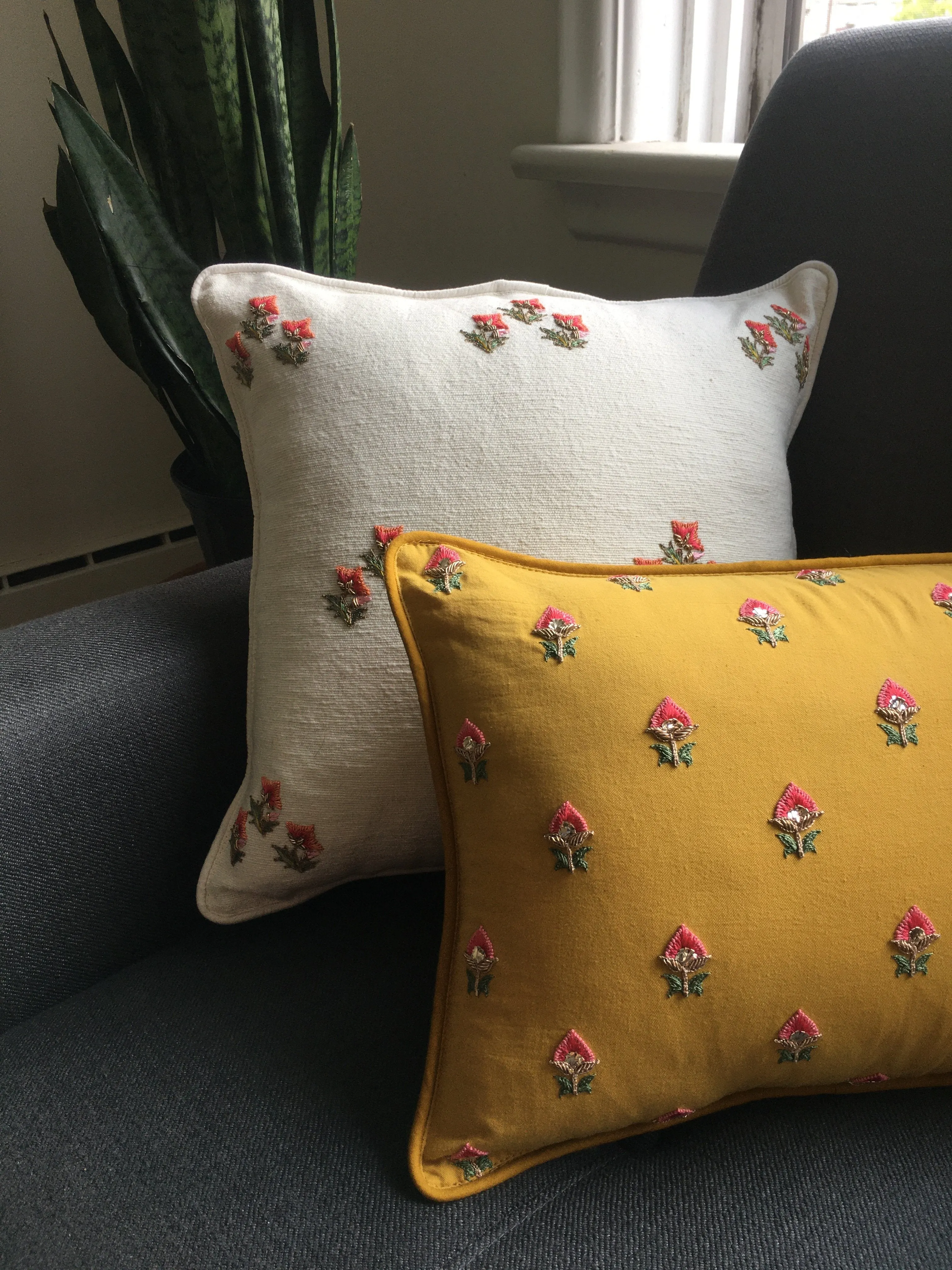 Aarti Sethia Studio  I   chitra-cushion-cover-cotton