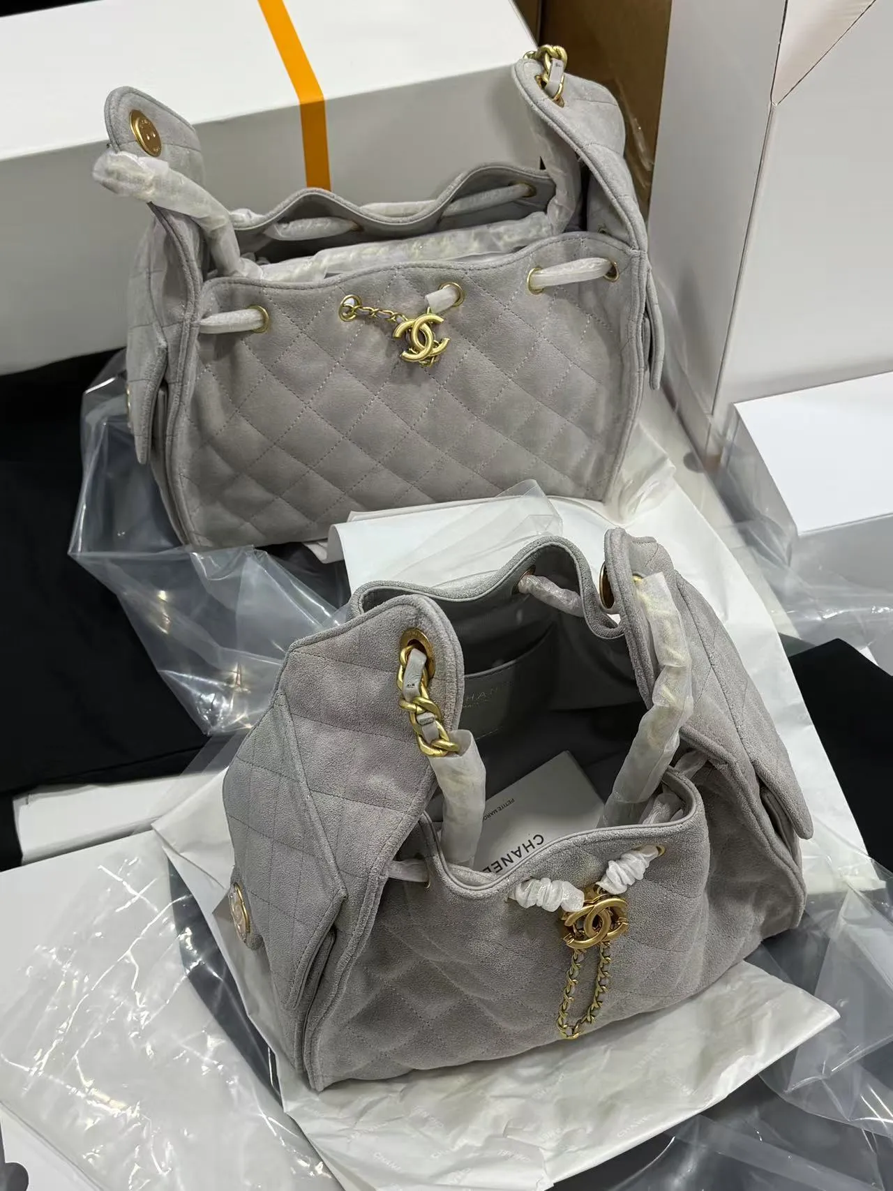CC 25C Hobo Bag 30cm Grey Suede