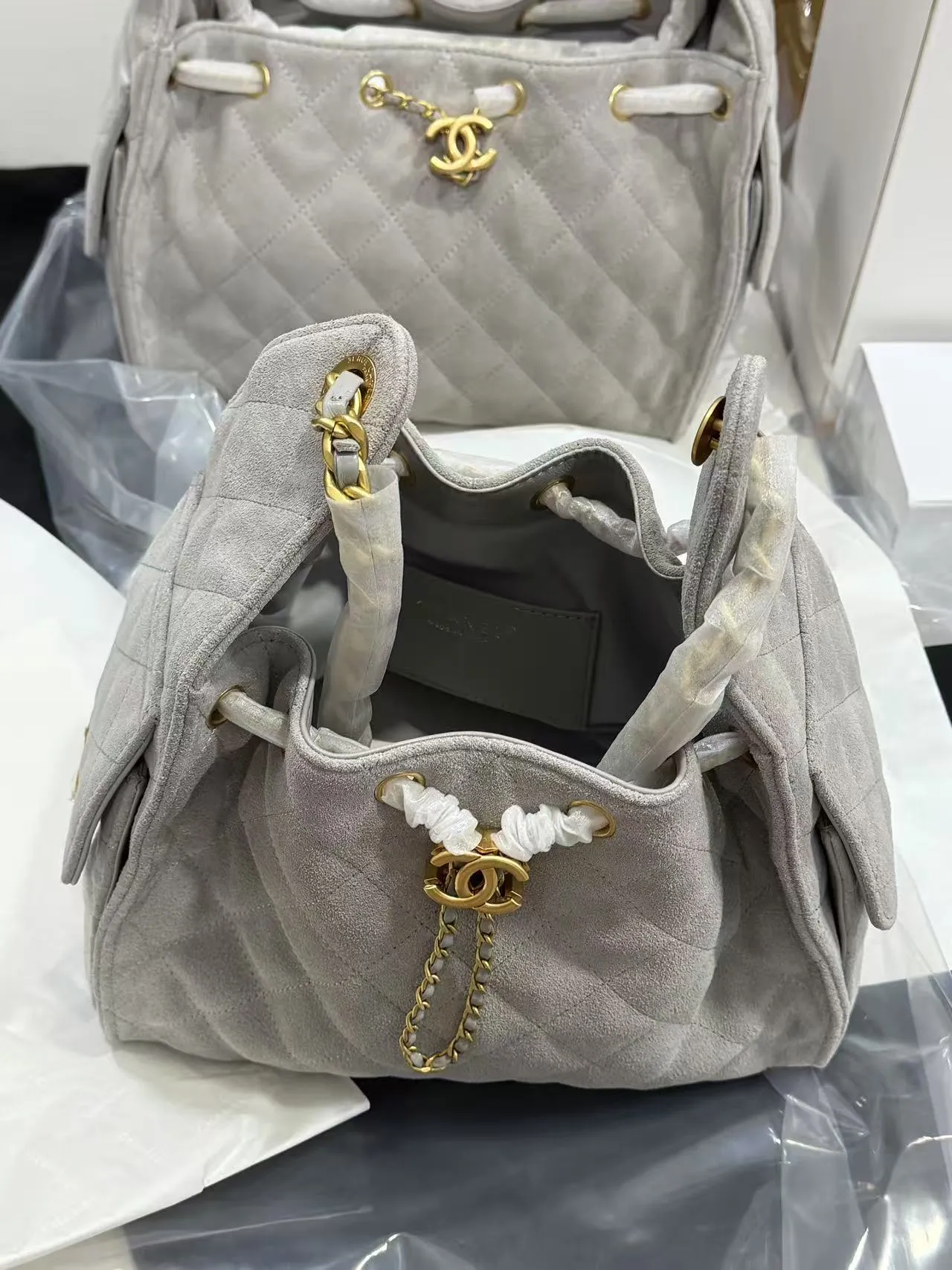 CC 25C Hobo Bag 30cm Grey Suede