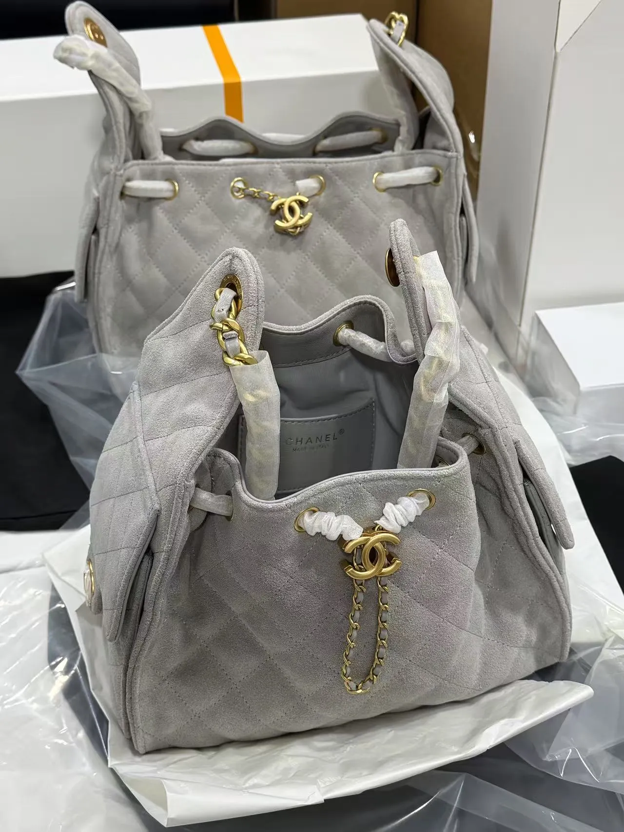 CC 25C Hobo Bag 30cm Grey Suede