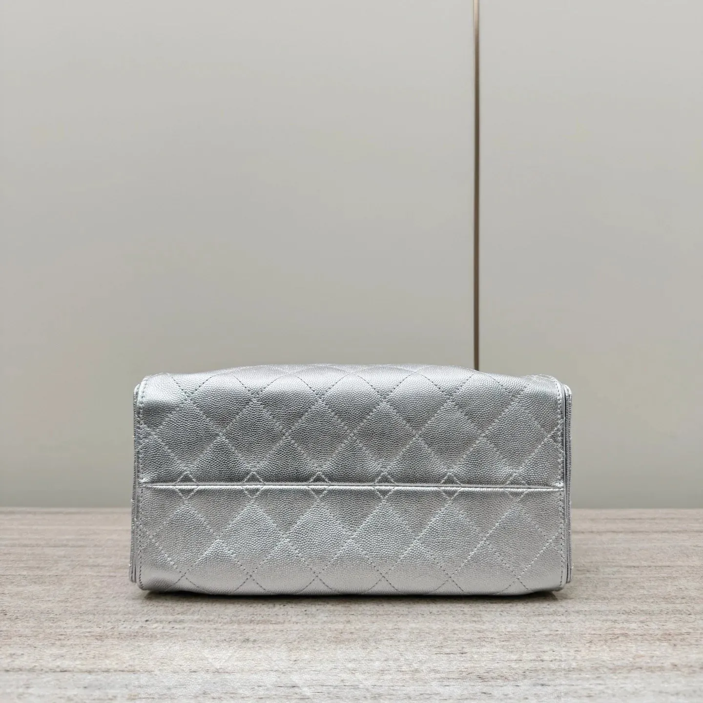 Chanel 25C Medium Hobo Travel Bag