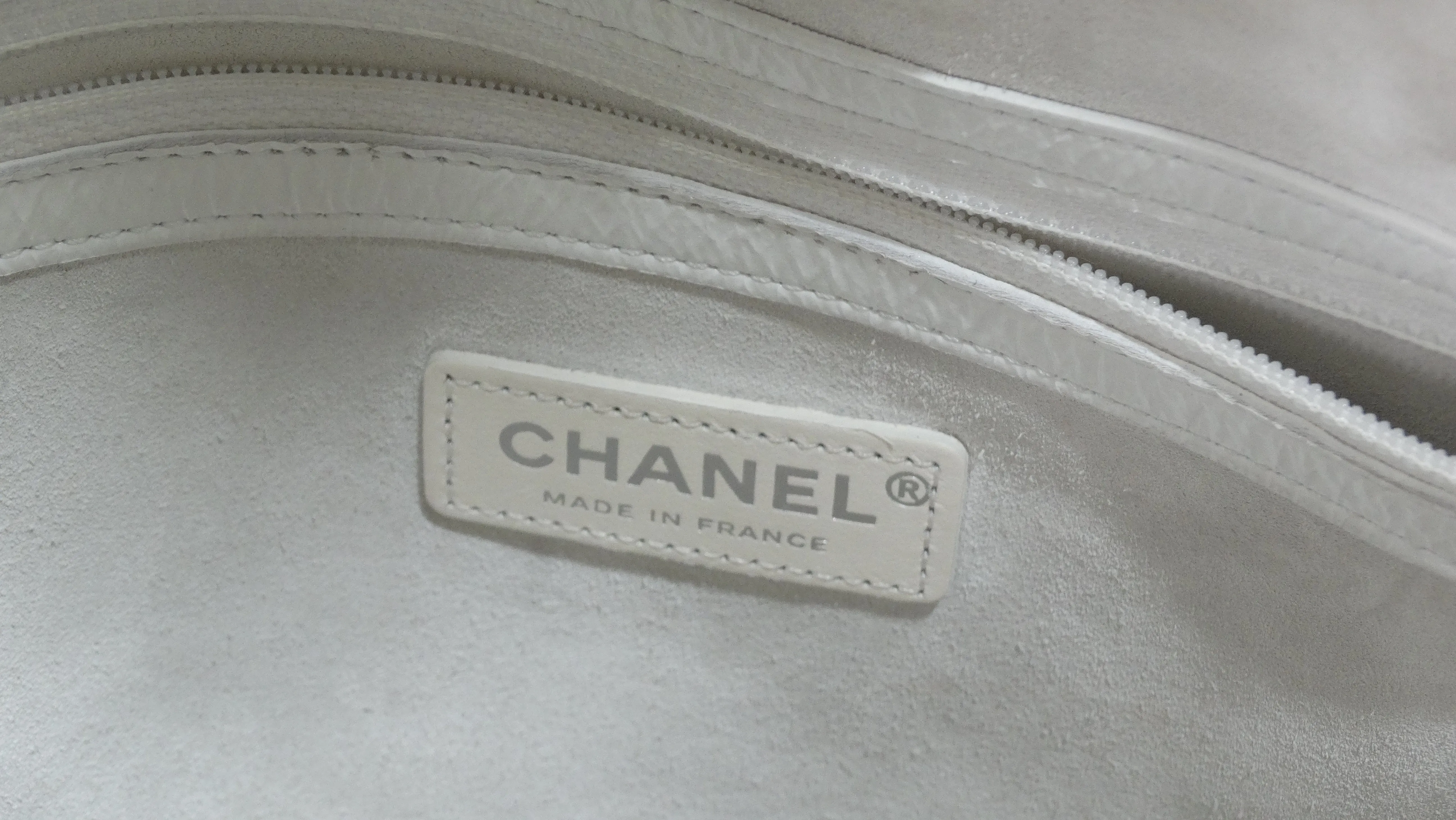 Chanel Crumpled White Patent Droplet Hobo Shoulder Bag