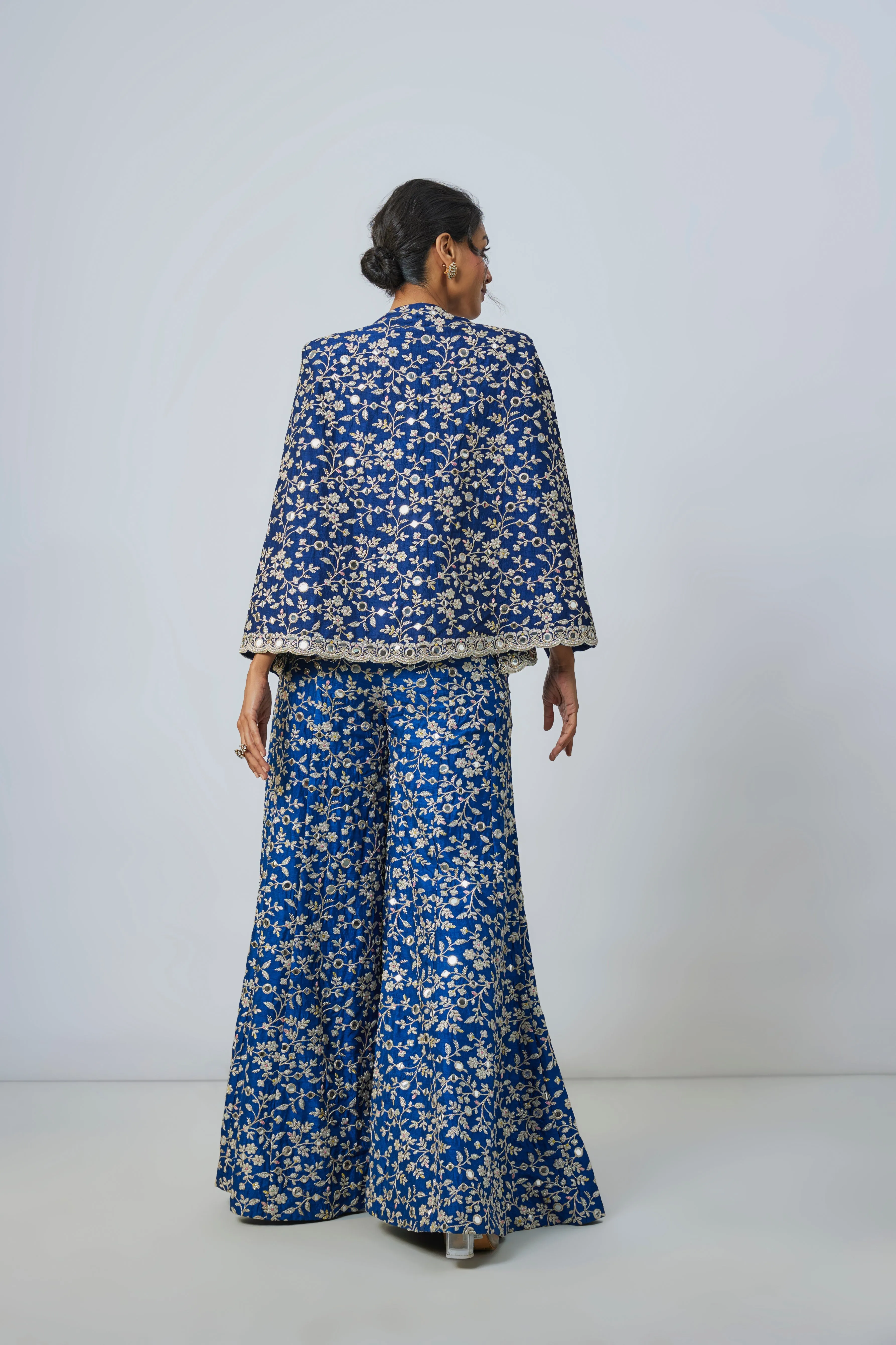 Dhyeya Pant Set