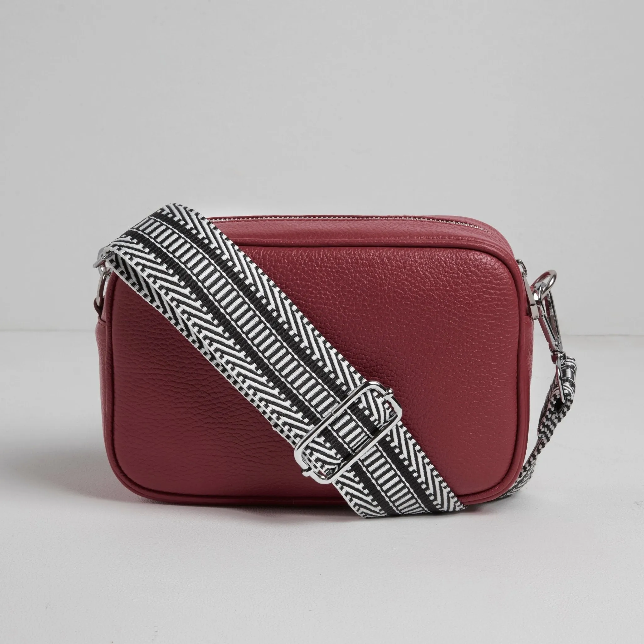 Florence - Crossbody Bag in Burgundy with Black Strap