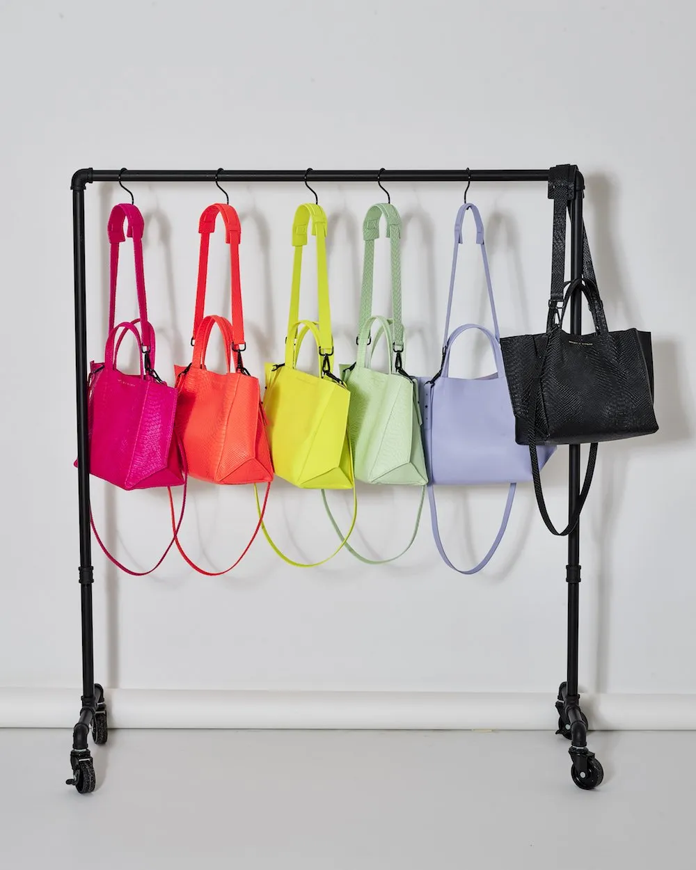 HALF TOTE