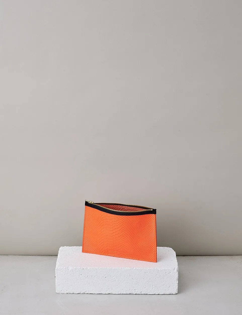 HALF TOTE