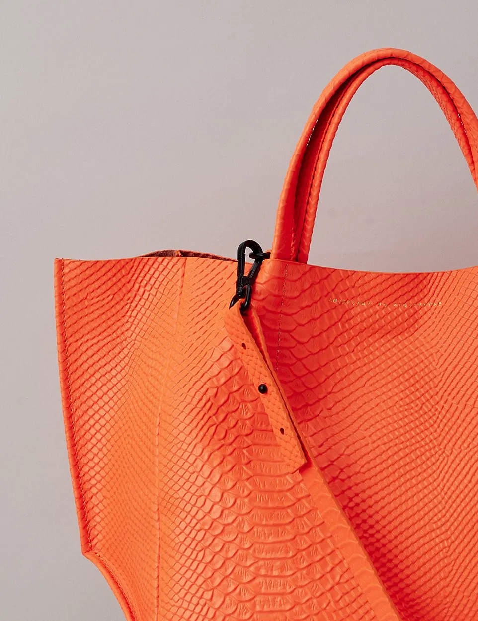 HALF TOTE
