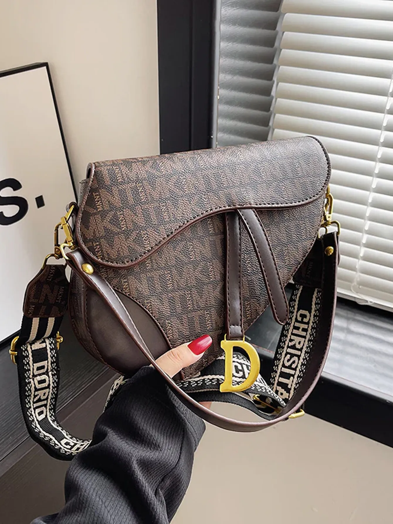 Letter Print Saddle Crossbody Bag - Coffee Brown - FD ⚡