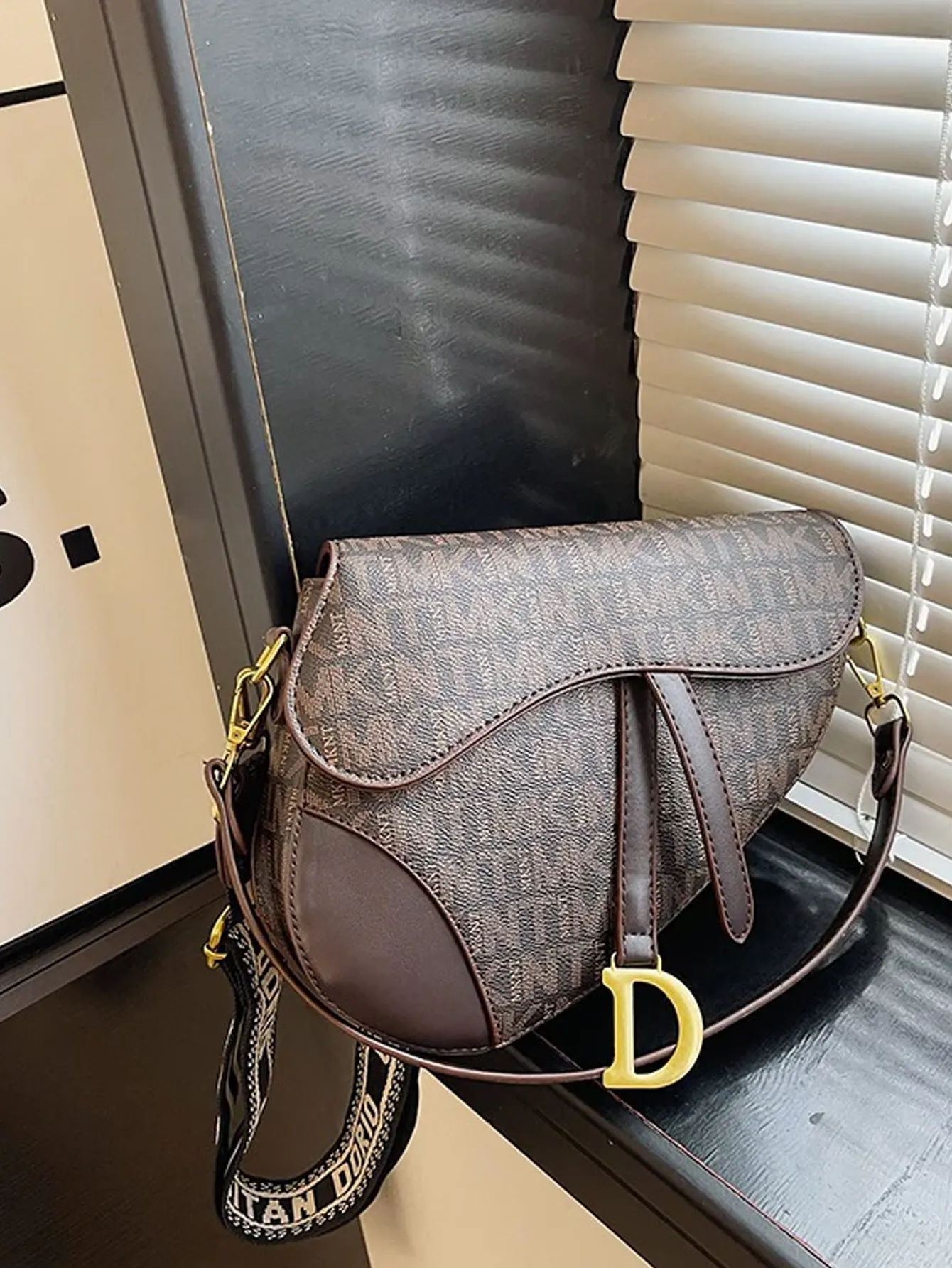 Letter Print Saddle Crossbody Bag - Coffee Brown - FD ⚡