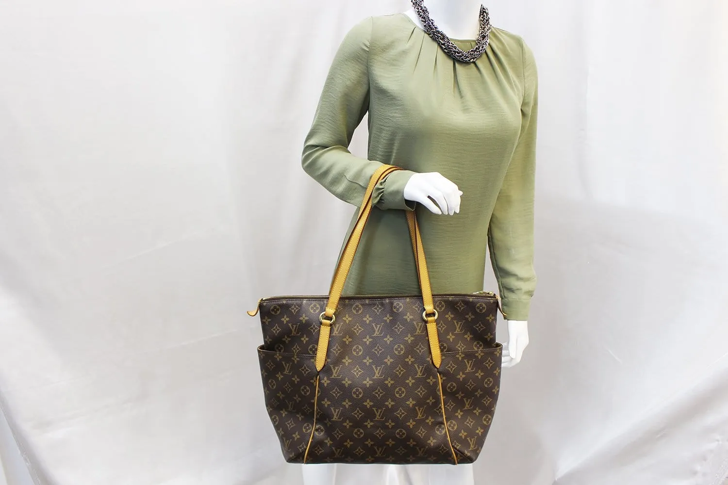 LOUIS VUITTON Monogram Canvas Totally GM Shoulder Bag