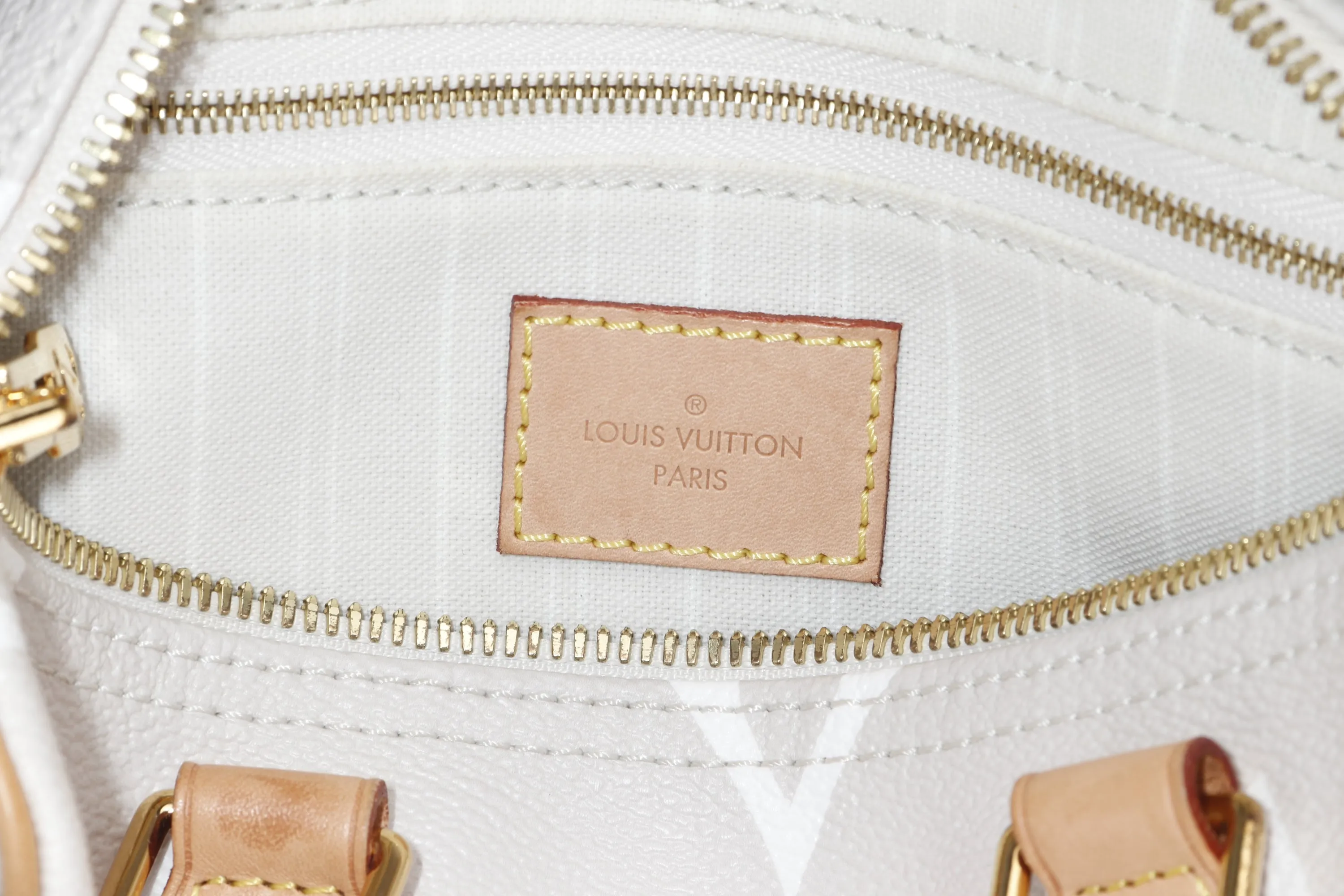 LOUIS VUITTON SPEEDY BANDOULIERE 25 (M45722) MONOGRAM GIANT GRADIENT, WITH STRAP, CHARM, LOCK, KEYS & DUST COVER