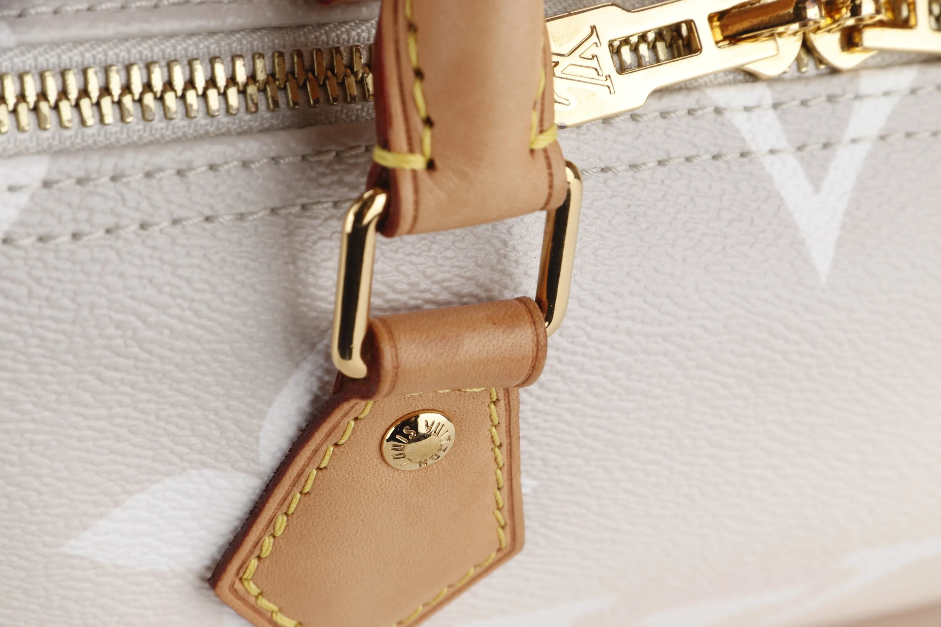 LOUIS VUITTON SPEEDY BANDOULIERE 25 (M45722) MONOGRAM GIANT GRADIENT, WITH STRAP, CHARM, LOCK, KEYS & DUST COVER