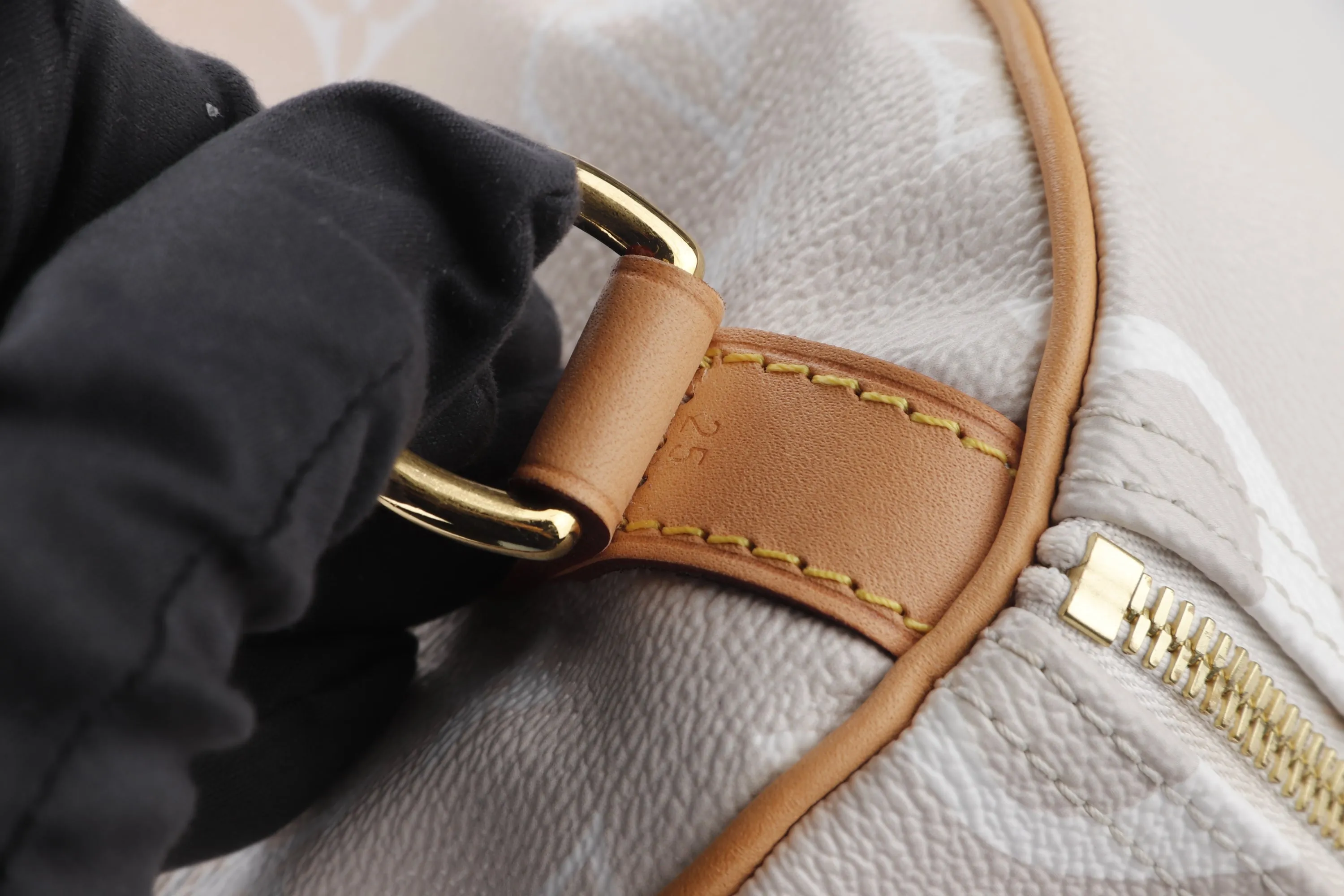 LOUIS VUITTON SPEEDY BANDOULIERE 25 (M45722) MONOGRAM GIANT GRADIENT, WITH STRAP, CHARM, LOCK, KEYS & DUST COVER