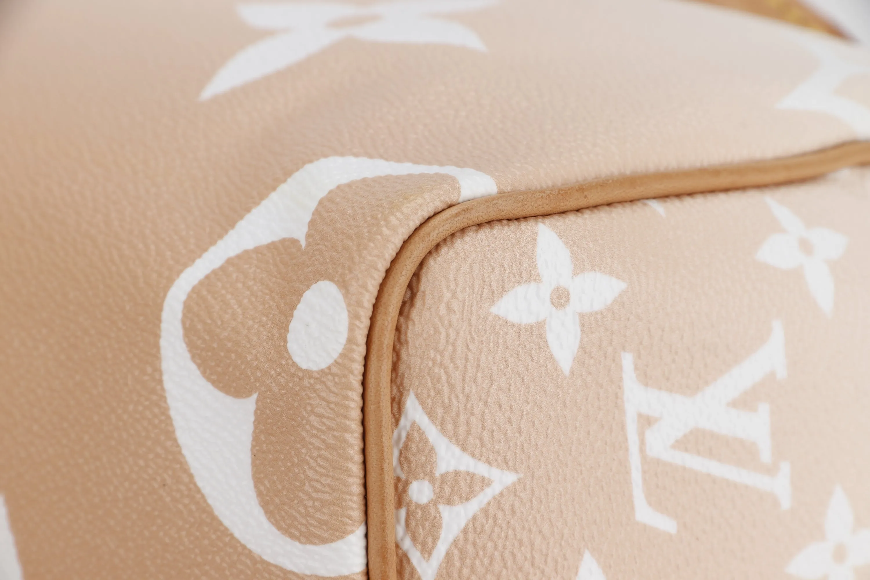 LOUIS VUITTON SPEEDY BANDOULIERE 25 (M45722) MONOGRAM GIANT GRADIENT, WITH STRAP, CHARM, LOCK, KEYS & DUST COVER