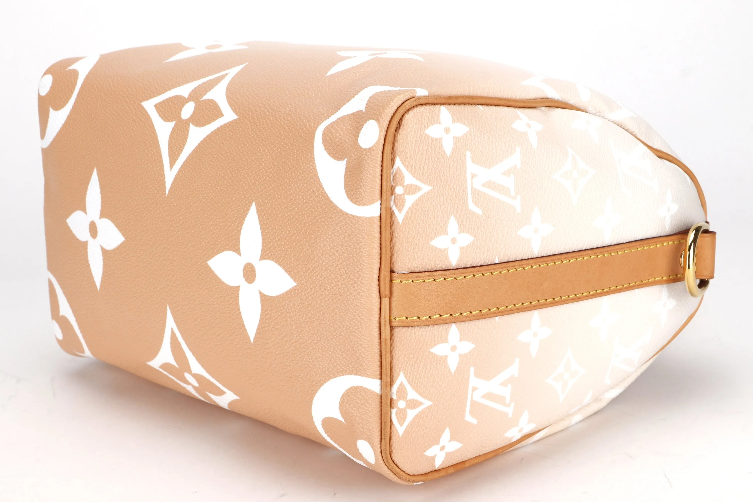 LOUIS VUITTON SPEEDY BANDOULIERE 25 (M45722) MONOGRAM GIANT GRADIENT, WITH STRAP, CHARM, LOCK, KEYS & DUST COVER