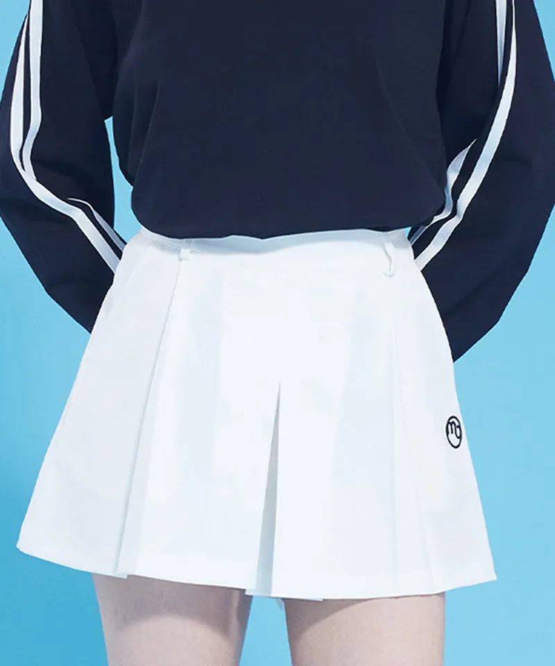 MACKY Golf: Wavy Short Pants - White