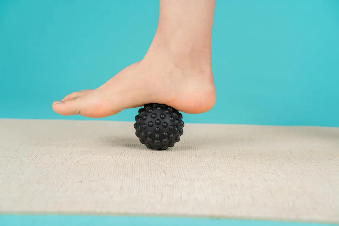 Massage Kit: Massage roller, ball and stick