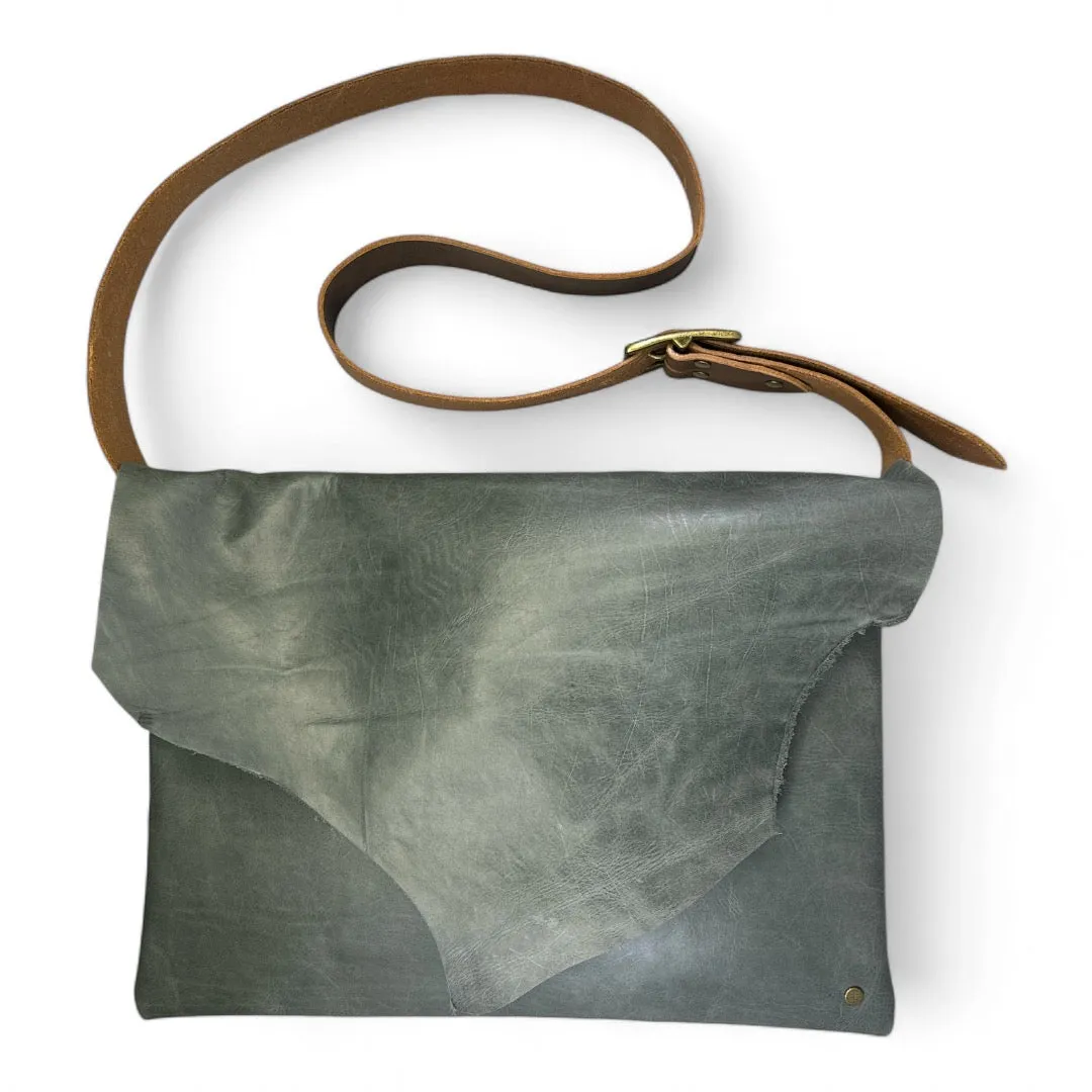 Messenger | 1900 Gray