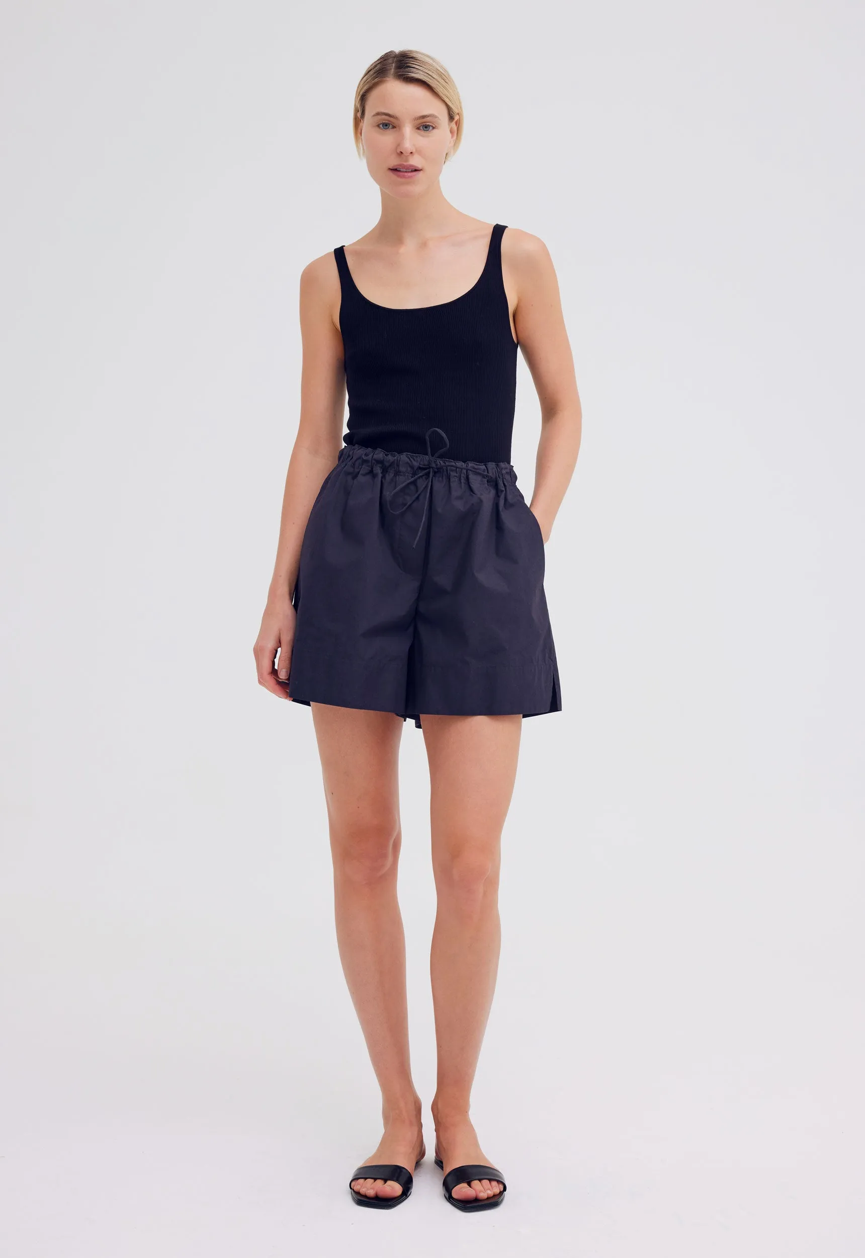 Mira Cotton Short - Darkest Navy