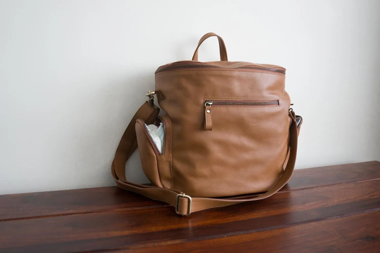Noa Leather Bucket Backpack in Tan Brown