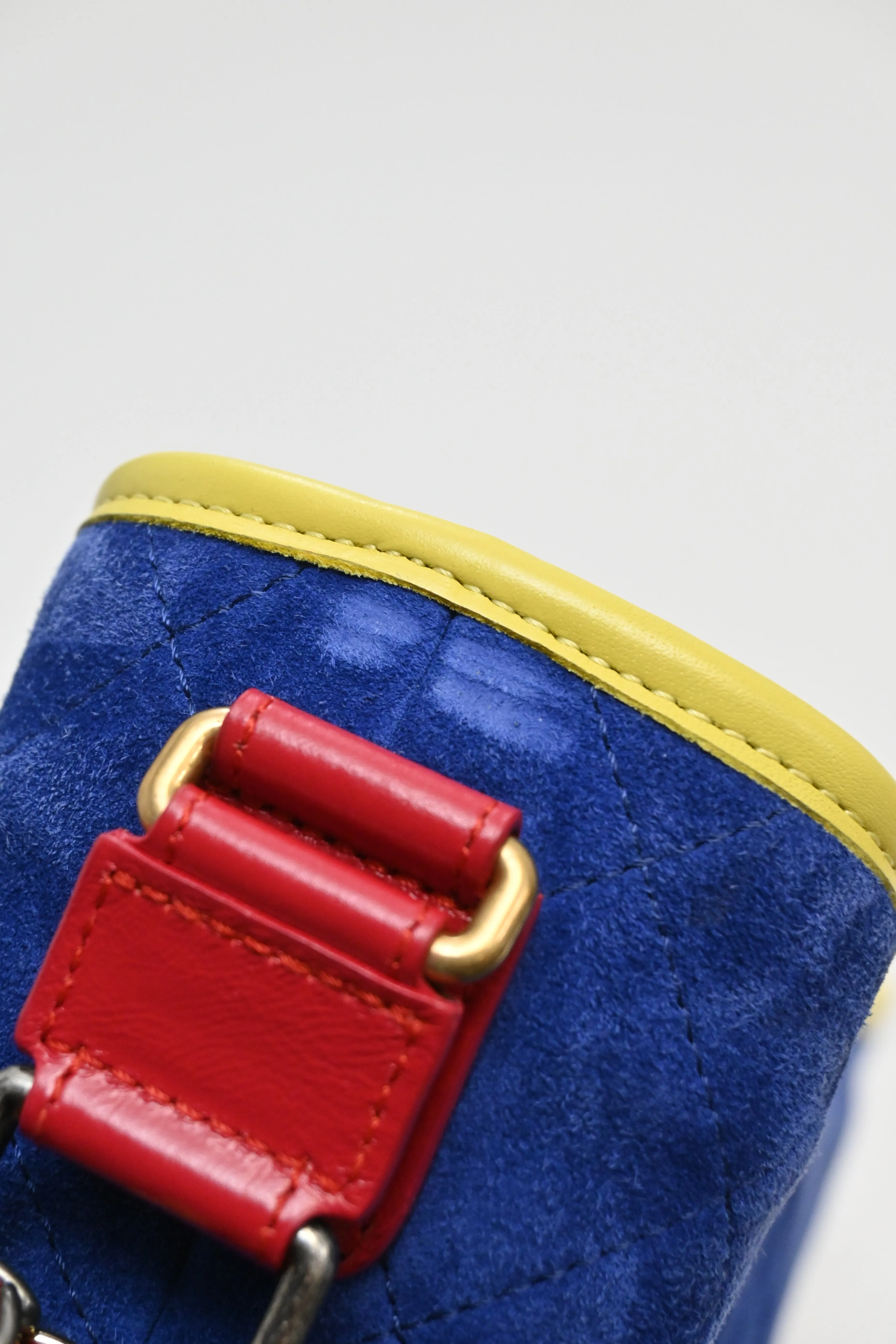 [WB5677] Chanel | Cross-Body Bag