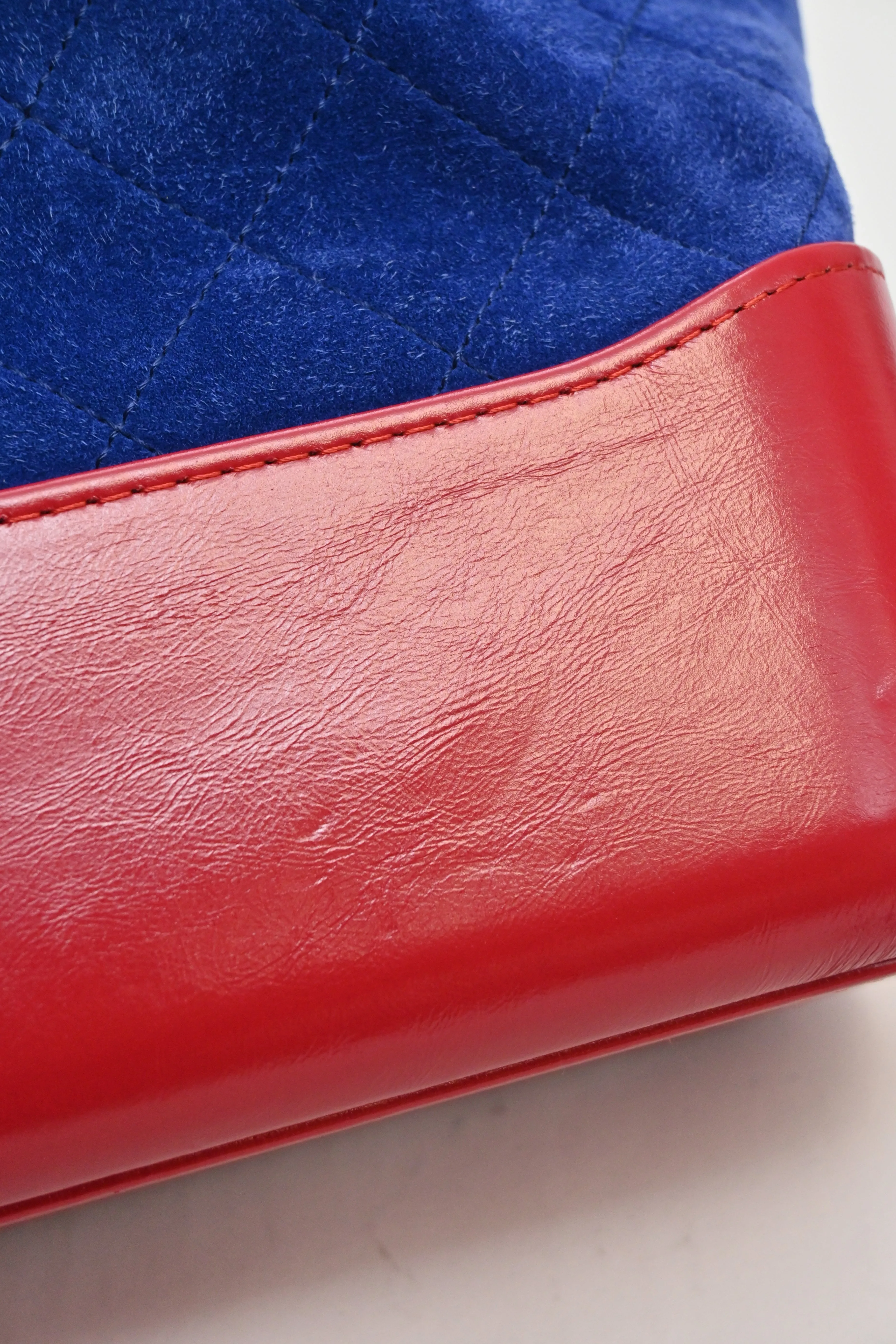 [WB5677] Chanel | Cross-Body Bag
